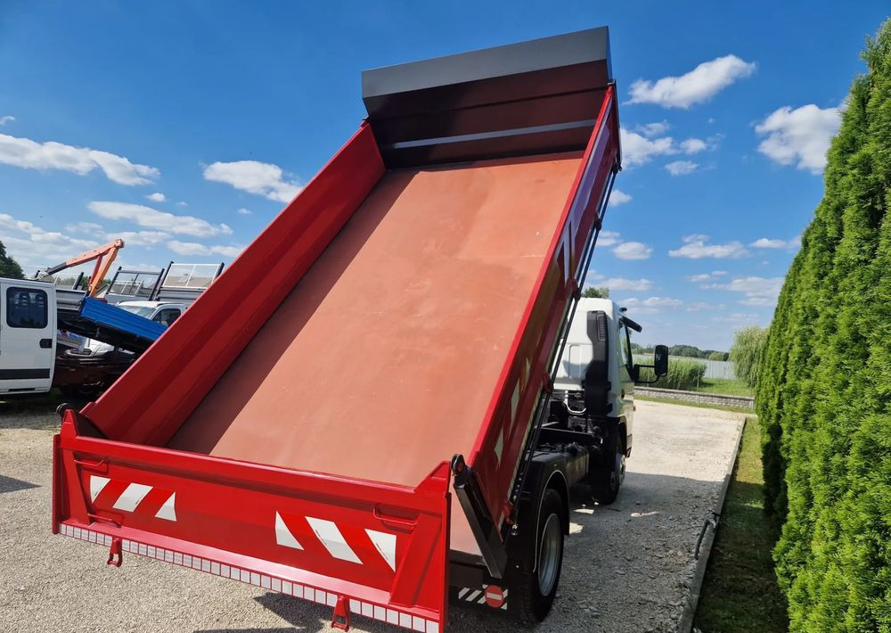 Mitsubishi Canter 7c15 3.0 150KM - Furgoneta basculante: foto 4 Mitsubishi Canter 7c15 3.0 150KM - Furgoneta basculante: foto 4