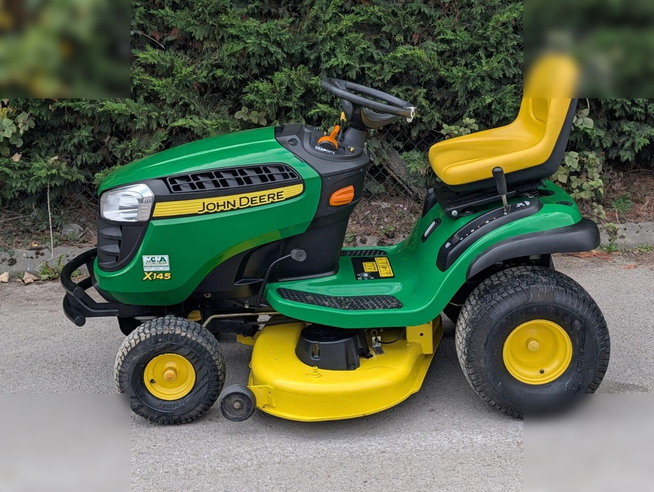 2011 JOHN DEERE X145 - Otros maquinaria: foto 4 2011 JOHN DEERE X145 - Otros maquinaria: foto 4