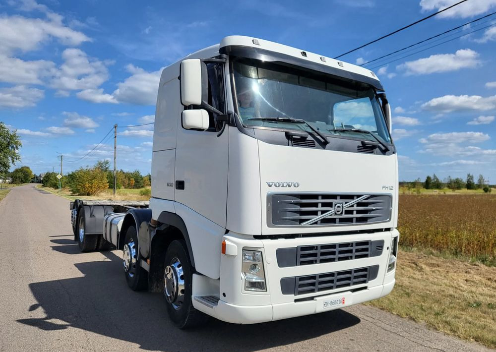 Volvo FH 500 8x2 - Camión chasis: foto 2 Volvo FH 500 8x2 - Camión chasis: foto 2