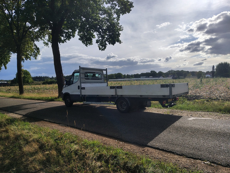 Iveco Daily 35C180 - Furgoneta caja abierta: foto 3 Iveco Daily 35C180 - Furgoneta caja abierta: foto 3