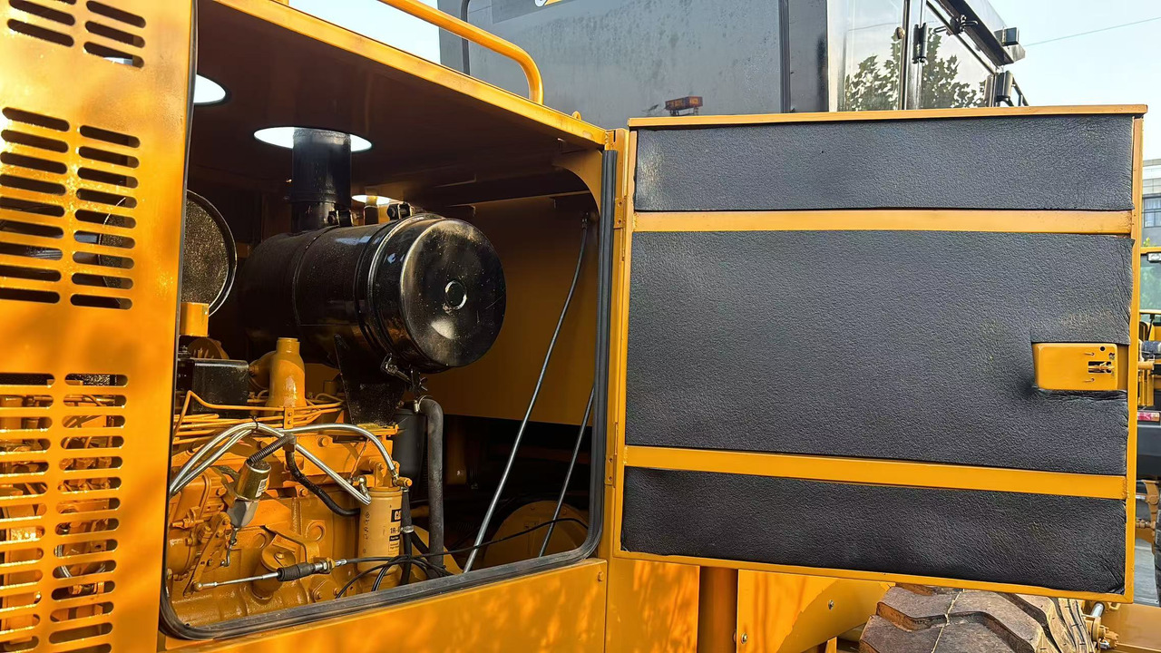 Grader CATERPILLAR 140H used motor grader source supplier: foto 7 Grader CATERPILLAR 140H used motor grader source supplier: foto 7