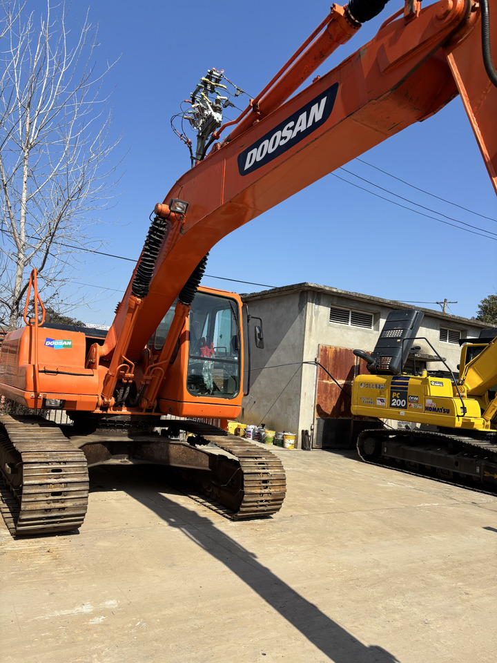 DOOSAN dh225 hot sale used excavator in stock - Excavadora de cadenas: foto 2 DOOSAN dh225 hot sale used excavator in stock - Excavadora de cadenas: foto 2