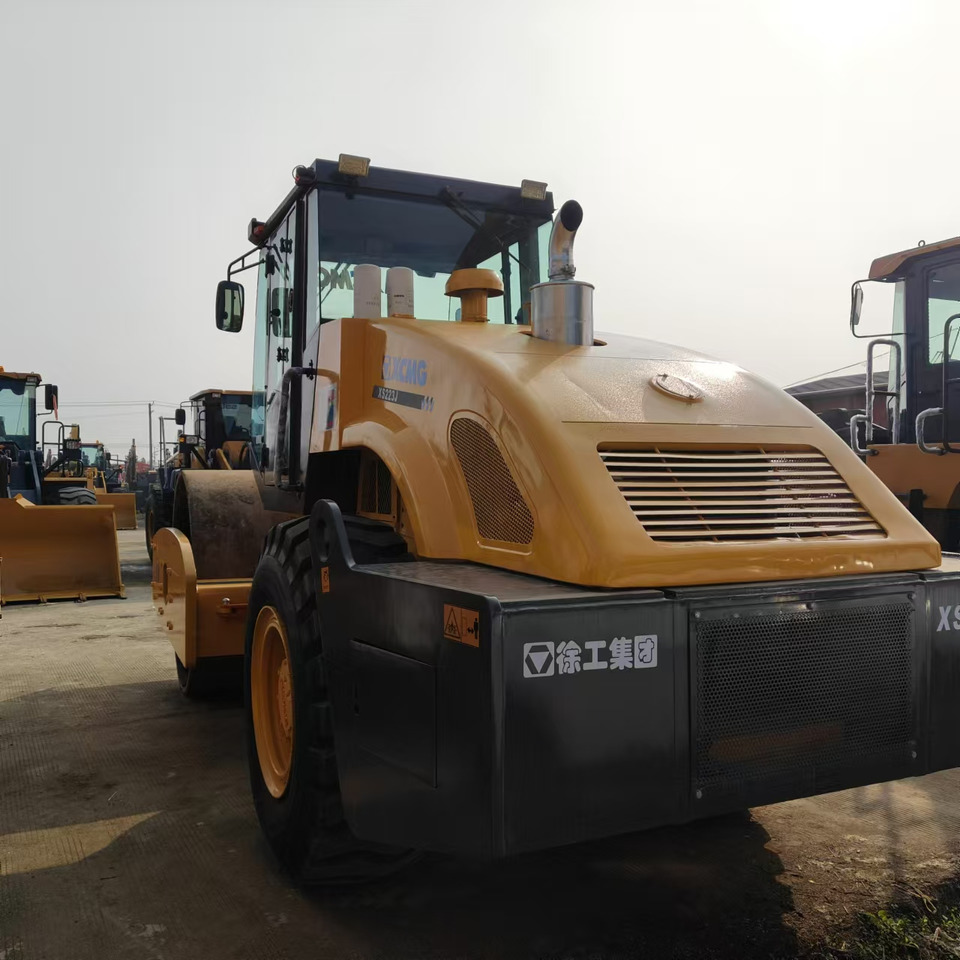 XCMG XS223J used road roller low hours factory price - Compactador: foto 2 XCMG XS223J used road roller low hours factory price - Compactador: foto 2