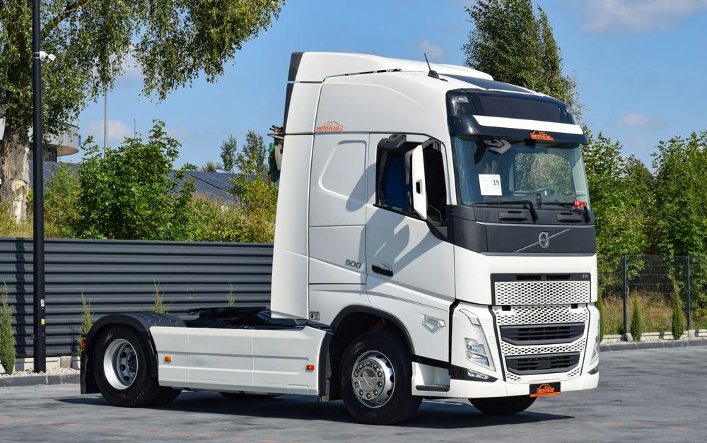 Volvo FH500 / EURO 6 / NOWY MODEL / KLIMATYZACJA POSTOJOWA / ACC / LEDY / 2 ZBIORNIKI PALIWA / FULL SPILERY / 2022 / SERWISOWANY / SPROWADZONY - Cabeza tractora: foto 3 Volvo FH500 / EURO 6 / NOWY MODEL / KLIMATYZACJA POSTOJOWA / ACC / LEDY / 2 ZBIORNIKI PALIWA / FULL SPILERY / 2022 / SERWISOWANY / SPROWADZONY - Cabeza tractora: foto 3