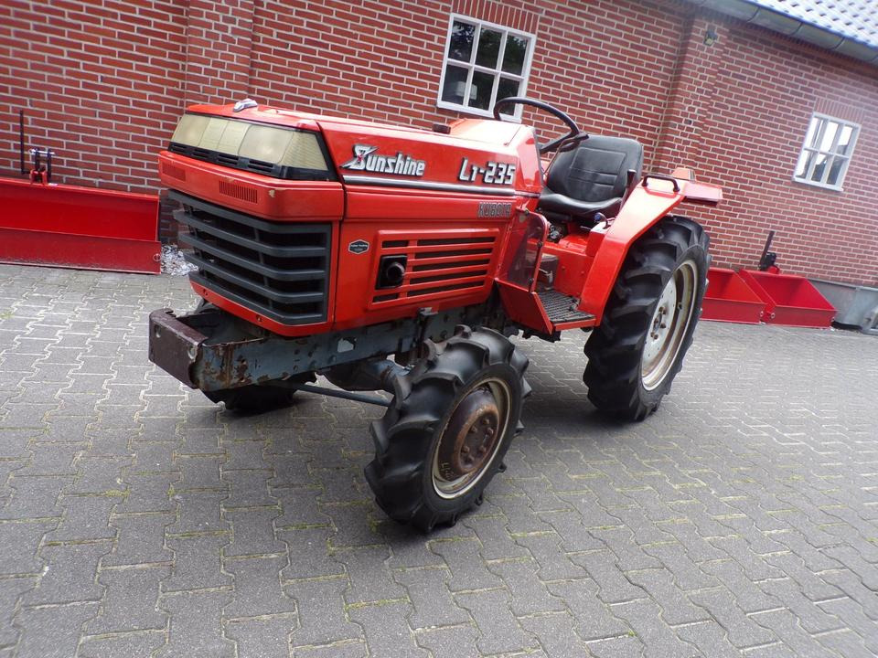 Kleintrakltor Kubota L1-235 - Mini tractor: foto 1 Kleintrakltor Kubota L1-235 - Mini tractor: foto 1