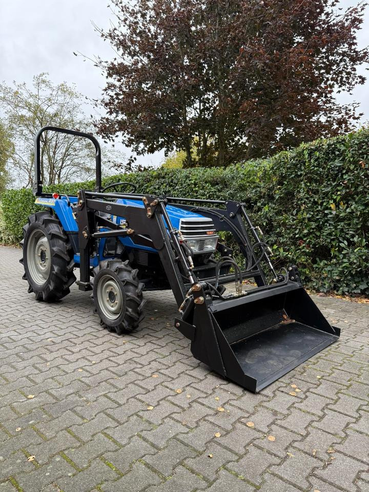 Kleintraktor Iseki TU237 mit Frontlader ab 149 € pro Monat. - Mini tractor: foto 2 Kleintraktor Iseki TU237 mit Frontlader ab 149 € pro Monat. - Mini tractor: foto 2