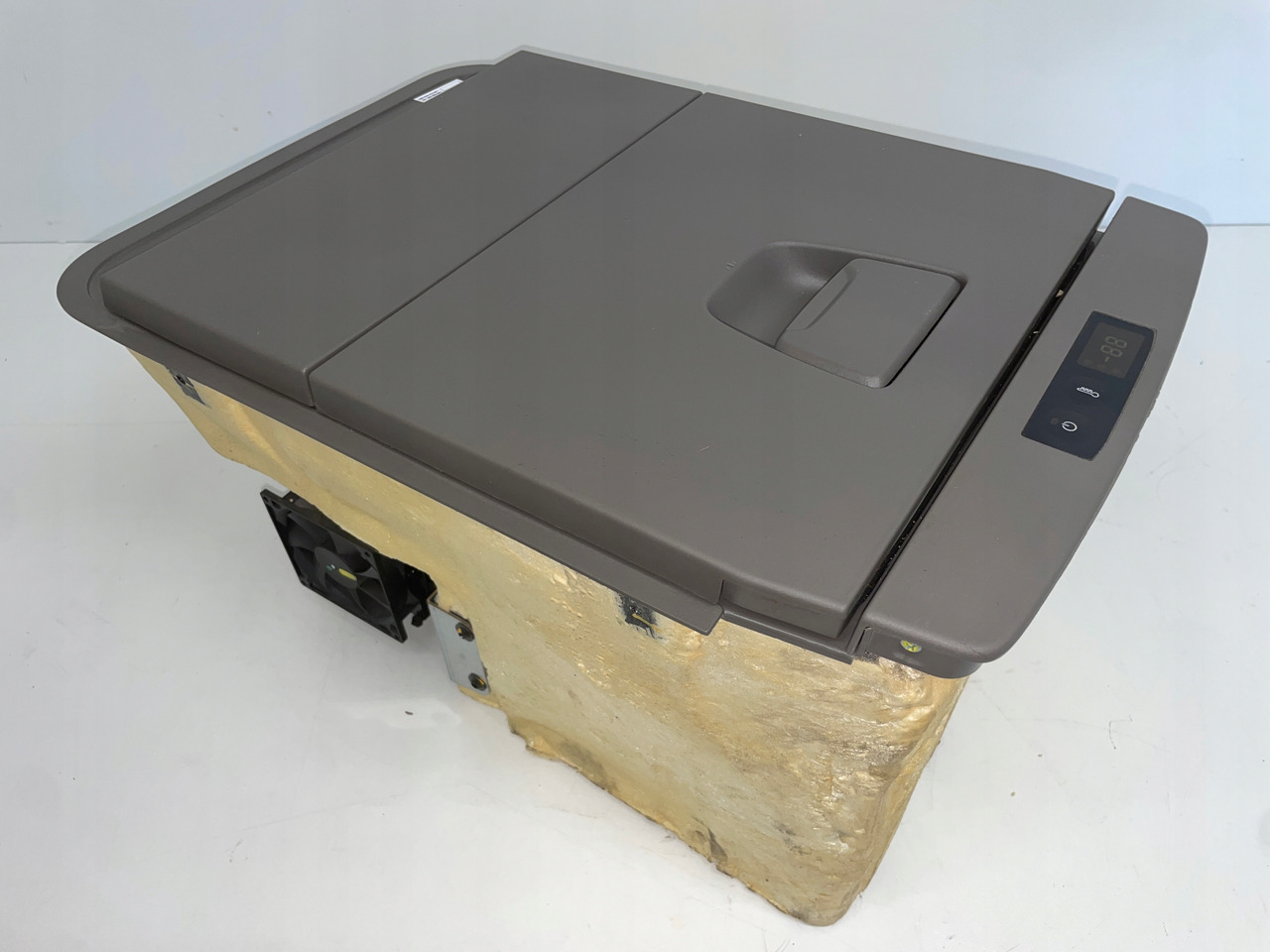 LODÓWKA CHŁODZIARKA SCANIA P G NGS 2770786 - Cabina e interior para Camión: foto 1 LODÓWKA CHŁODZIARKA SCANIA P G NGS 2770786 - Cabina e interior para Camión: foto 1