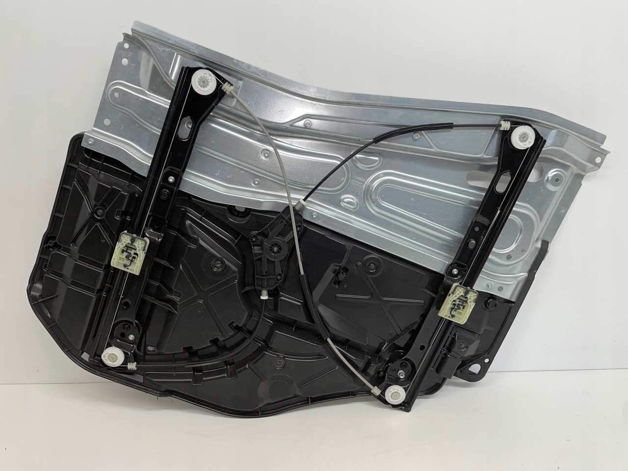 MECHANIZM PODNOSZENIA SZYB MAN TGS TGX TGL 3 TG3 81626456065 - Puerta y piezas para Camión: foto 1 MECHANIZM PODNOSZENIA SZYB MAN TGS TGX TGL 3 TG3 81626456065 - Puerta y piezas para Camión: foto 1