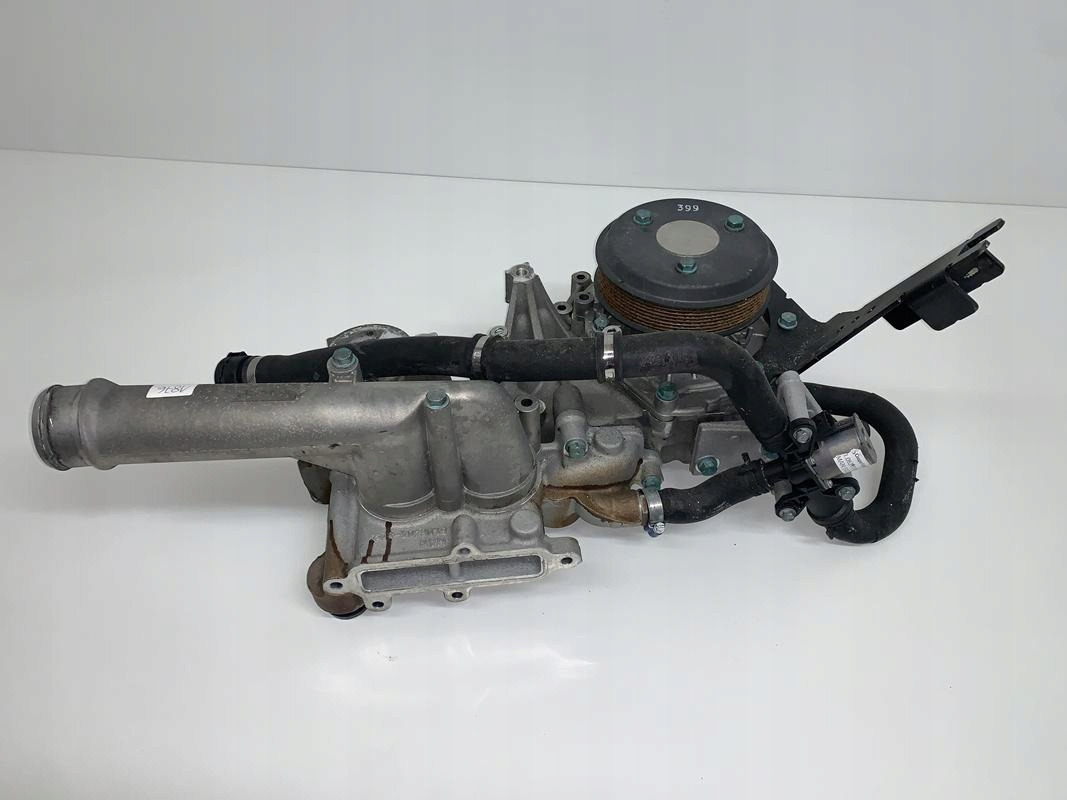 OBUDOWA POMPY WODY MAN TGX TGS EURO 6 D2676 - Bomba de refrigerante para Camión: foto 3 OBUDOWA POMPY WODY MAN TGX TGS EURO 6 D2676 - Bomba de refrigerante para Camión: foto 3