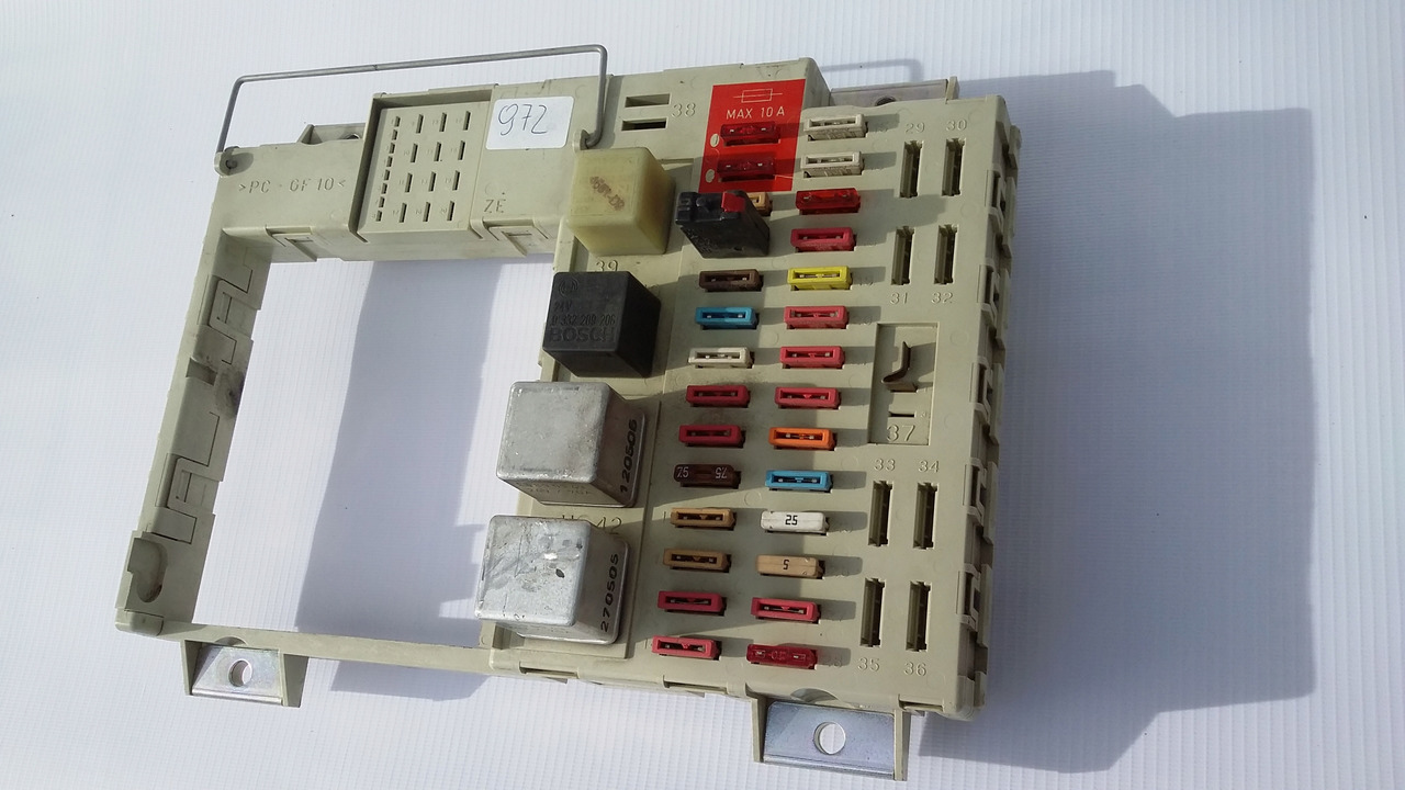 PŁYTA BEZPIECZNIKÓW BEZPIECZNIKI MAN TGX TGS TGA - Fusible para Camión: foto 1 PŁYTA BEZPIECZNIKÓW BEZPIECZNIKI MAN TGX TGS TGA - Fusible para Camión: foto 1