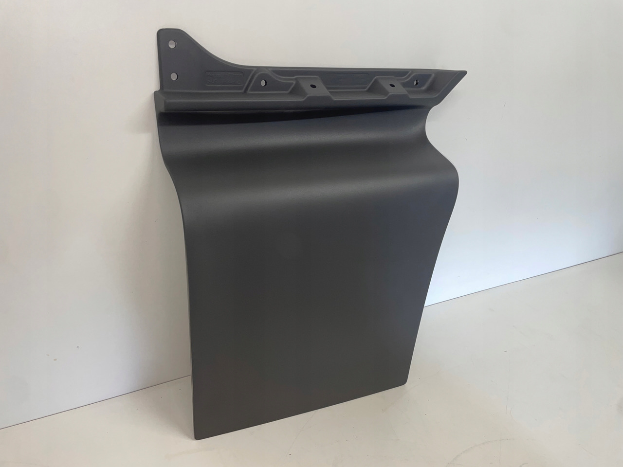 PRZEDŁUŻENIE DRZWI MAN TGS TGA 81626100021 - Puerta y piezas para Camión: foto 2 PRZEDŁUŻENIE DRZWI MAN TGS TGA 81626100021 - Puerta y piezas para Camión: foto 2