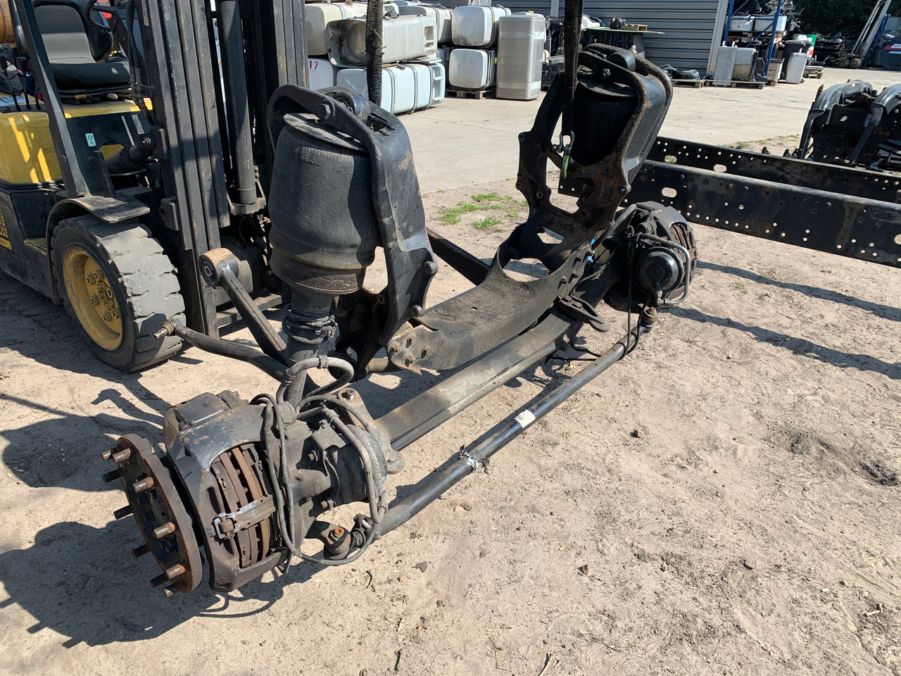 PRZEDNIA OŚ MAN TGX TGS TGA LOWDECK LOW DECK KMPL - Eje delantero para Camión: foto 2 PRZEDNIA OŚ MAN TGX TGS TGA LOWDECK LOW DECK KMPL - Eje delantero para Camión: foto 2