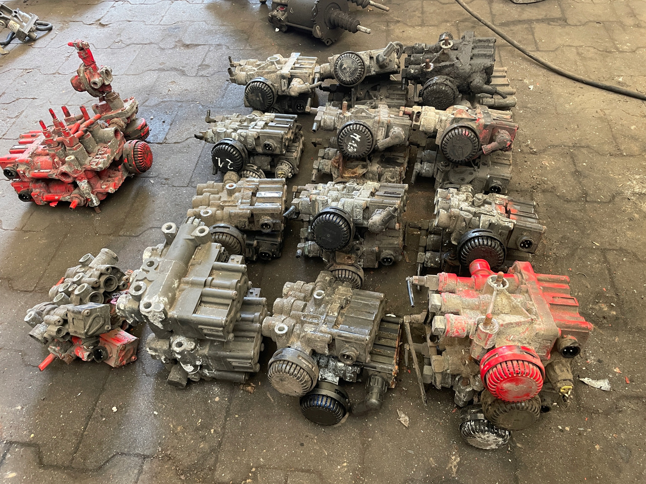 ZAWÓR PODUSZEK ECAS MAN TGA TGX TGS 4729000550 - Suspensión neumática para Camión: foto 5 ZAWÓR PODUSZEK ECAS MAN TGA TGX TGS 4729000550 - Suspensión neumática para Camión: foto 5