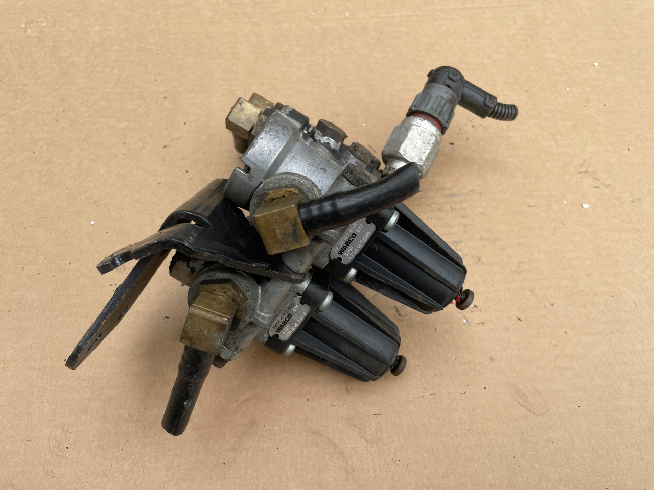 ZAWÓR REDUKCUJNY REDUKTOR CIŚNIENIA MAN TGA TGX TGS 4750103000 - Suspensión neumática para Camión: foto 4 ZAWÓR REDUKCUJNY REDUKTOR CIŚNIENIA MAN TGA TGX TGS 4750103000 - Suspensión neumática para Camión: foto 4