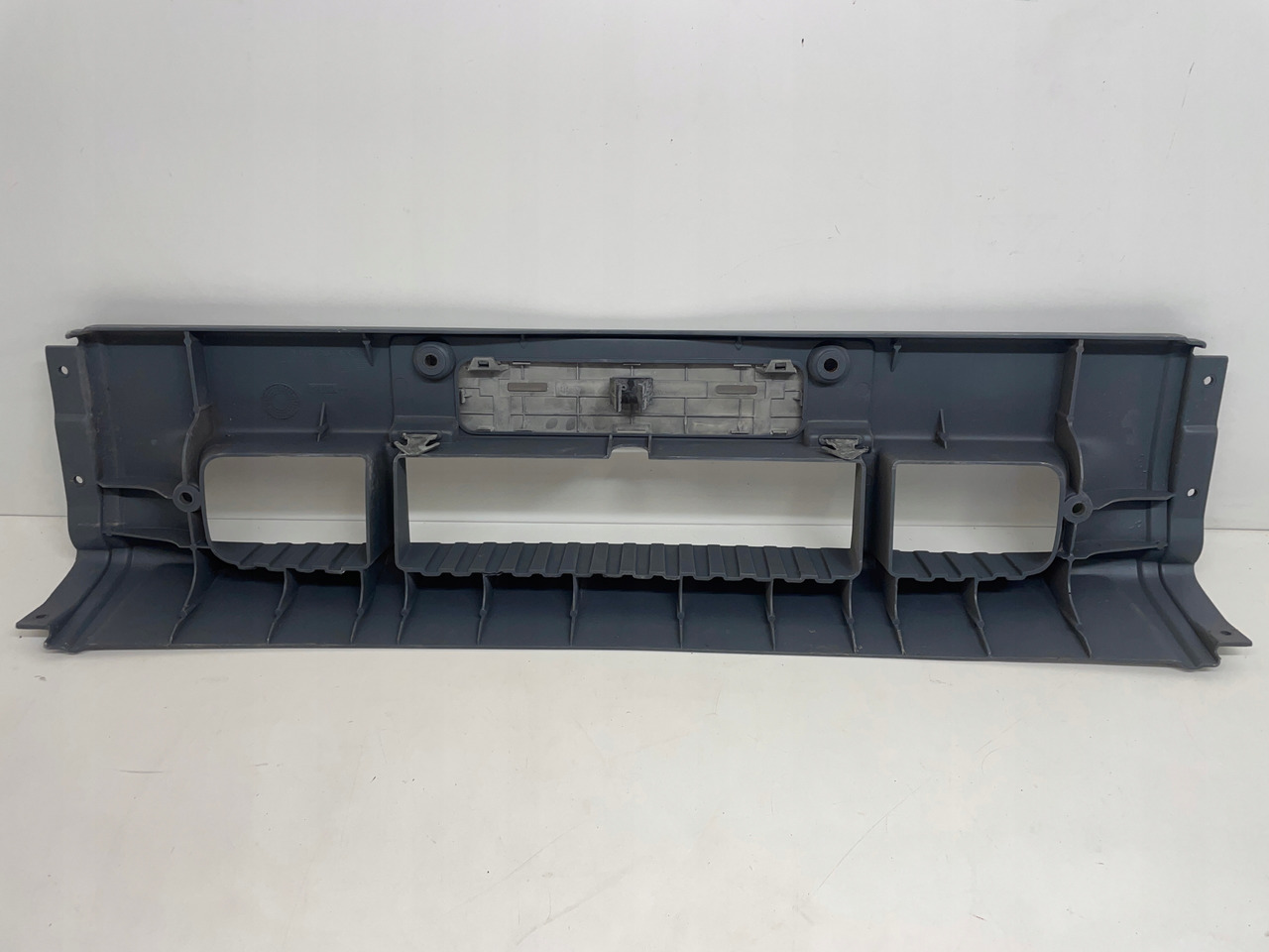 ZDERZAK MERCEDES ATEGO ŚRODEK ZDERZAKA A 97388041070 - Parachoques para Camión: foto 2 ZDERZAK MERCEDES ATEGO ŚRODEK ZDERZAKA A 97388041070 - Parachoques para Camión: foto 2