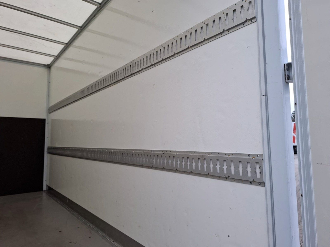 Iveco 35-160P/A8, Klima, HiMatik, LED, Luft, - Furgoneta caja cerrada: foto 5 Iveco 35-160P/A8, Klima, HiMatik, LED, Luft, - Furgoneta caja cerrada: foto 5