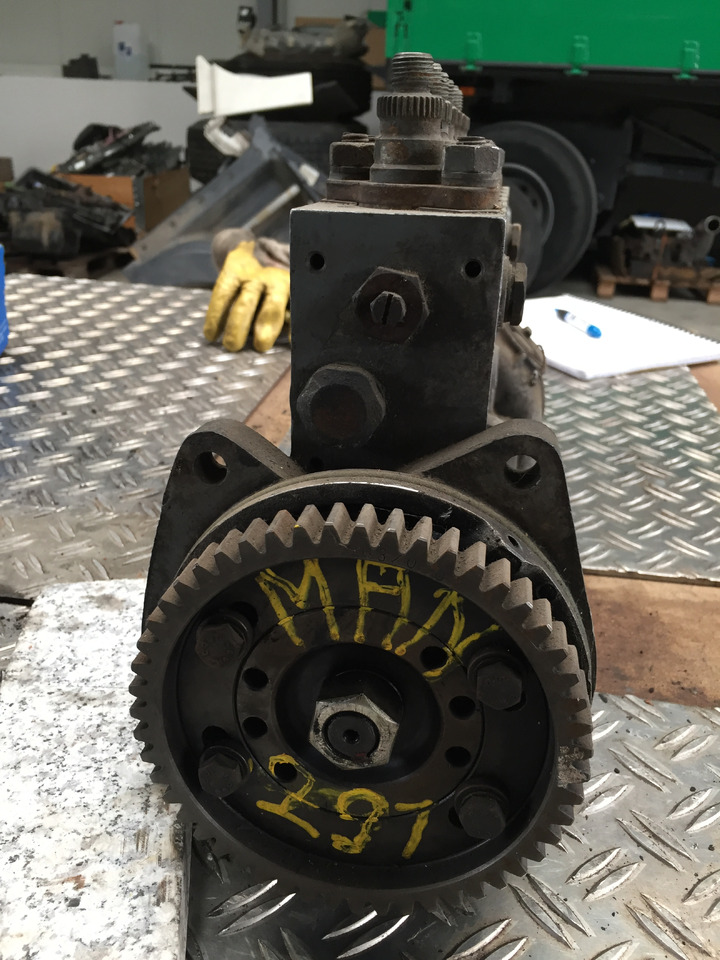 Gebrauchte Einspritzpumpe MAN 291, 6 Zylinder, Bosch - Nr. : PES 6P120 A720LS388 - Bomba de combustible para Camión: foto 3 Gebrauchte Einspritzpumpe MAN 291, 6 Zylinder, Bosch - Nr. : PES 6P120 A720LS388 - Bomba de combustible para Camión: foto 3