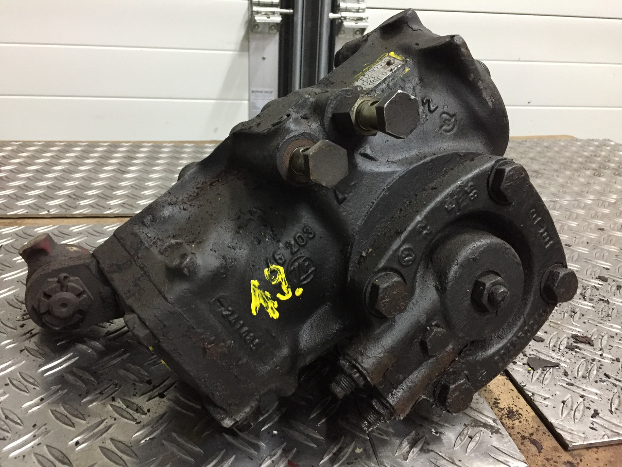 Gebrauchtes Lenkgetriebe MAN F 8, 291, Artikel - Nr.: 81.9999 - 9999 - Caja de dirección para Camión: foto 4 Gebrauchtes Lenkgetriebe MAN F 8, 291, Artikel - Nr.: 81.9999 - 9999 - Caja de dirección para Camión: foto 4