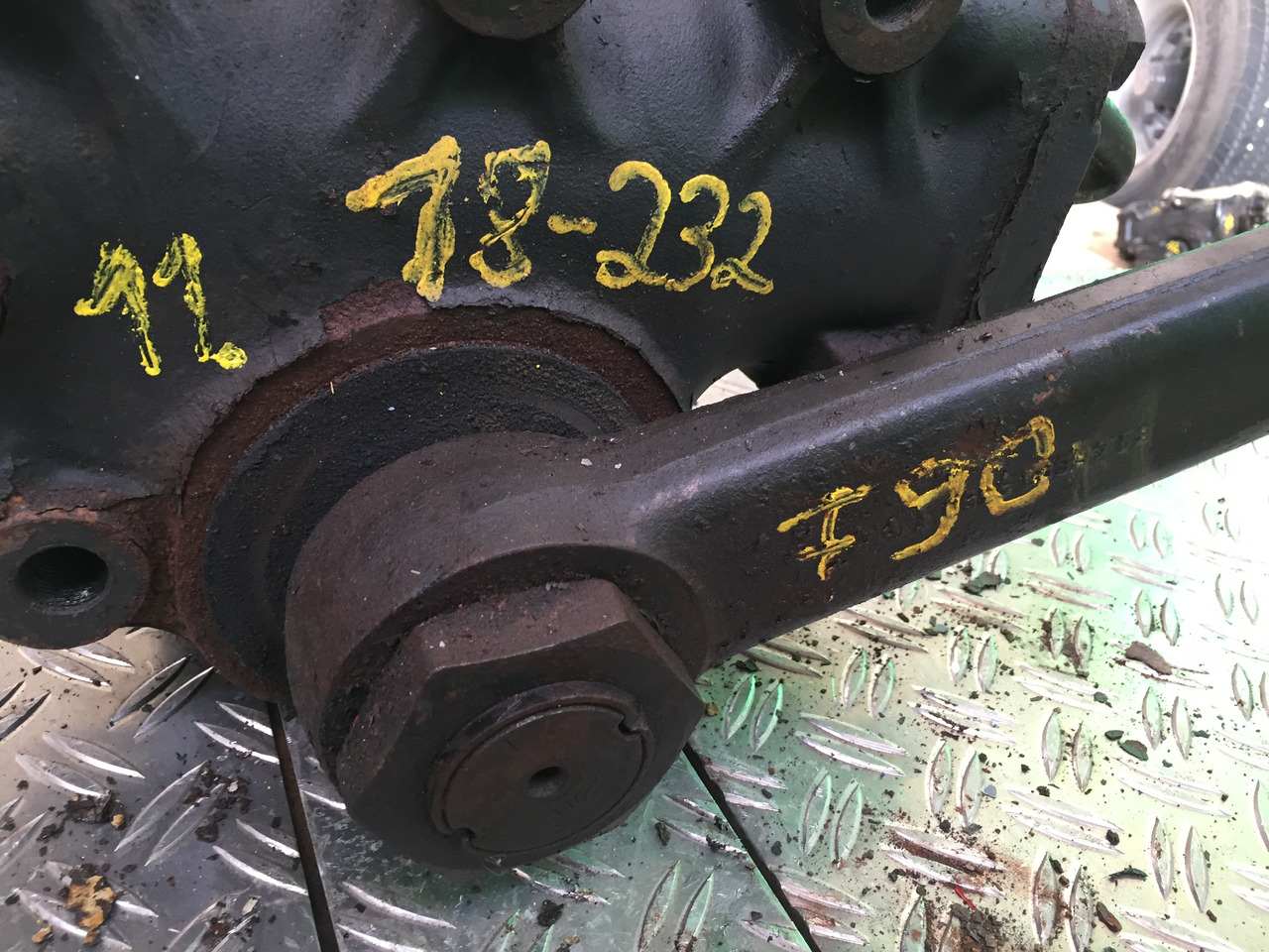 Gebrauchtes Lenkgetriebe MAN F 90, 18.232, Artikel - Nr.: 81.9999 - 9999 - Caja de dirección para Camión: foto 4 Gebrauchtes Lenkgetriebe MAN F 90, 18.232, Artikel - Nr.: 81.9999 - 9999 - Caja de dirección para Camión: foto 4