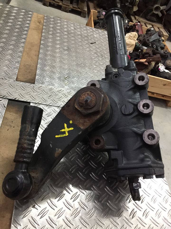 Gebrauchtes Lenkgetriebe MAN TGX 26.480 XXL, Artikel - Nr.: 81.46200 - 6541 - Caja de dirección para Camión: foto 2 Gebrauchtes Lenkgetriebe MAN TGX 26.480 XXL, Artikel - Nr.: 81.46200 - 6541 - Caja de dirección para Camión: foto 2