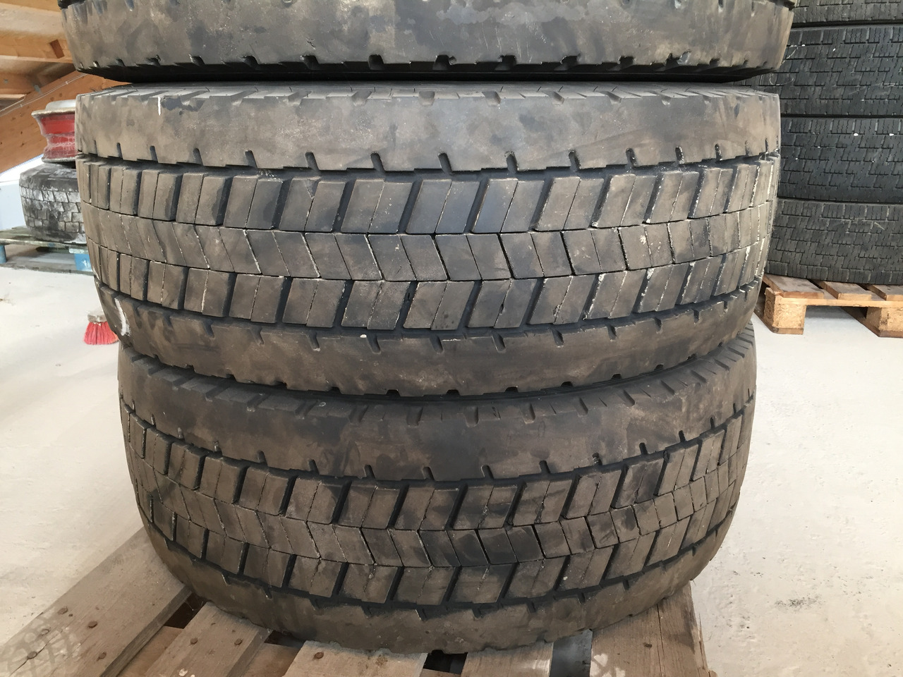 Neuwertige Reifen TruckStar, 315 x 60 x 22,5 - 4 Stück mit Felgen - Neumático para Camión: foto 1 Neuwertige Reifen TruckStar, 315 x 60 x 22,5 - 4 Stück mit Felgen - Neumático para Camión: foto 1