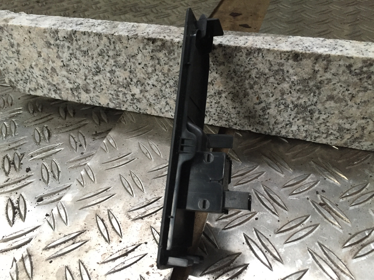 Neuwertiges Türsteuermodul MAN TGM / TG3 rechts, Artikel - Nr.: 81. 99999 - 9999 - Sistema eléctrico para Camión: foto 2 Neuwertiges Türsteuermodul MAN TGM / TG3 rechts, Artikel - Nr.: 81. 99999 - 9999 - Sistema eléctrico para Camión: foto 2