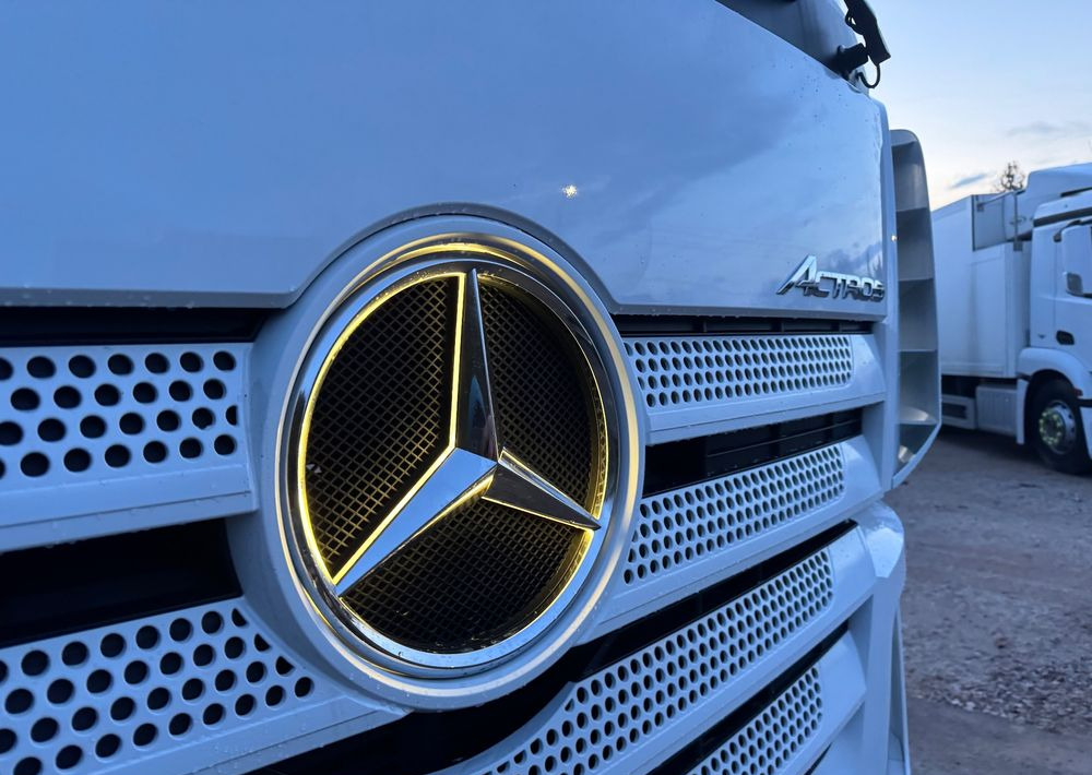 Mercedes-Benz ACTROS / 2553 / ACC / E 6 / MP 5 /TIPPER, BDF ,WYWROT / RETARDER/ GIGA SPACE/Niski Przebieg 366 Tys Km! ASO - Camión caja cerrada: foto 3 Mercedes-Benz ACTROS / 2553 / ACC / E 6 / MP 5 /TIPPER, BDF ,WYWROT / RETARDER/ GIGA SPACE/Niski Przebieg 366 Tys Km! ASO - Camión caja cerrada: foto 3