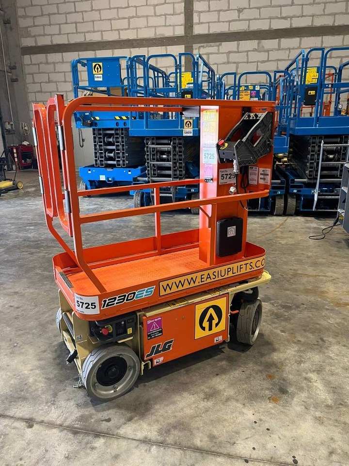 JLG 1230 ES - Plataforma de mástil vertical: foto 2 JLG 1230 ES - Plataforma de mástil vertical: foto 2