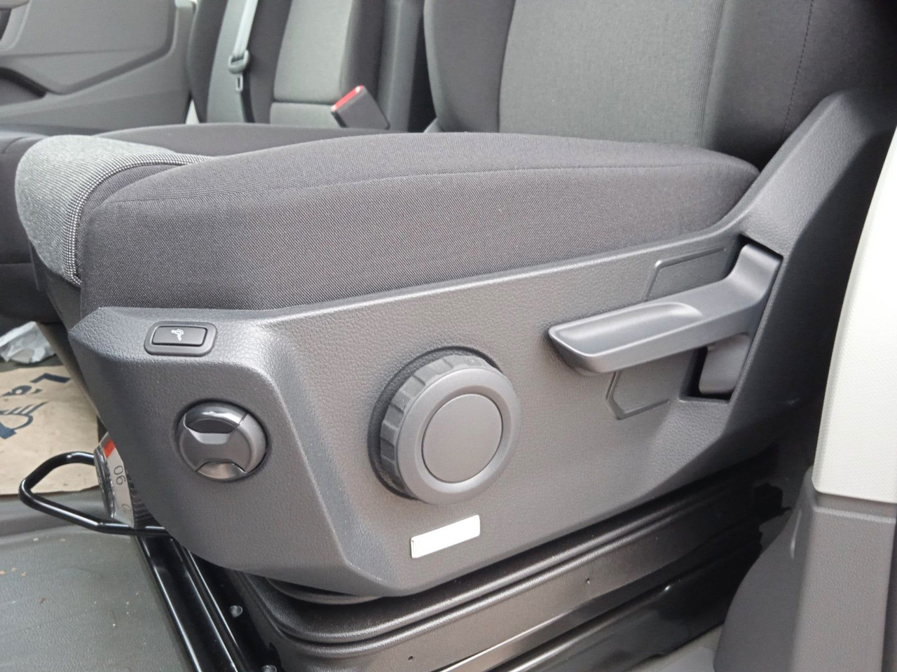 Furgoneta con lona Volkswagen Crafter L4 Pritsche und Plane 140Ps SOFORT: foto 15 Furgoneta con lona Volkswagen Crafter L4 Pritsche und Plane 140Ps SOFORT: foto 15