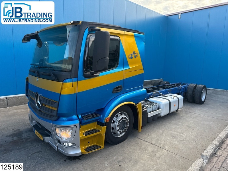 Mercedes-Benz Actros 1843 EURO 6, PTO, Standairco - Camión chasis: foto 1 Mercedes-Benz Actros 1843 EURO 6, PTO, Standairco - Camión chasis: foto 1