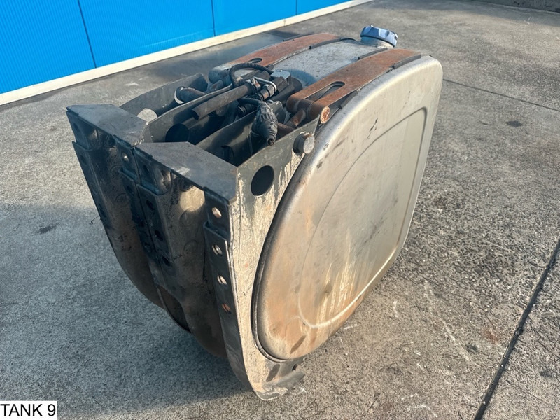 Universeel AdBlue Tank - Depósito de combustible: foto 2 Universeel AdBlue Tank - Depósito de combustible: foto 2