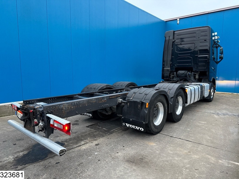 Volvo FH16 750 6X4, EURO 6, Retarder, PTO - Camión chasis: foto 3 Volvo FH16 750 6X4, EURO 6, Retarder, PTO - Camión chasis: foto 3