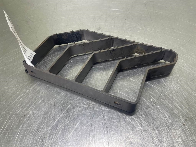 Ahlmann AS900-23119552-Stair panel/Trittstufen/Traptreden - Bastidor/ Chasis para Maquinaria de construcción: foto 3 Ahlmann AS900-23119552-Stair panel/Trittstufen/Traptreden - Bastidor/ Chasis para Maquinaria de construcción: foto 3