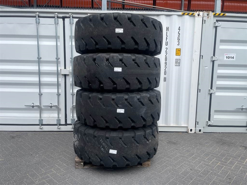 Hyundai HL740-9-Michelin 20.5R25-Tire/Reifen/Band - Neumáticos y llantas para Maquinaria de construcción: foto 1 Hyundai HL740-9-Michelin 20.5R25-Tire/Reifen/Band - Neumáticos y llantas para Maquinaria de construcción: foto 1