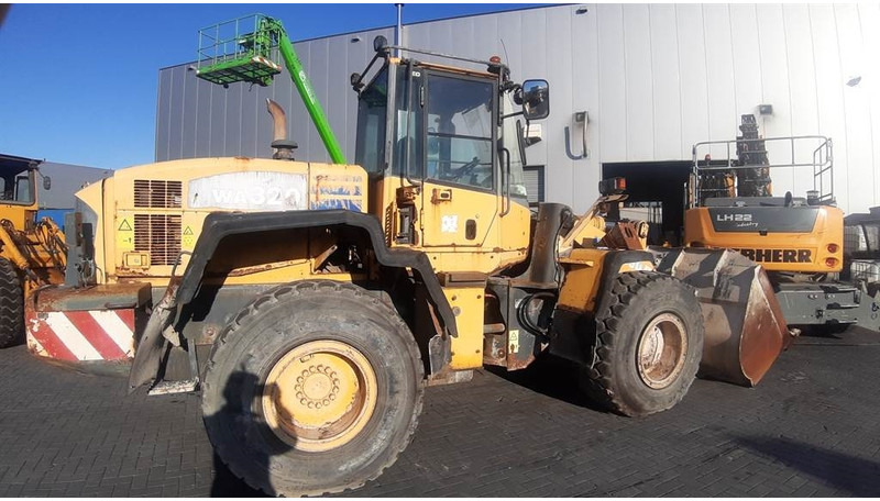 Komatsu WA 320 - 5H (For parts) - Cargadora de ruedas: foto 3 Komatsu WA 320 - 5H (For parts) - Cargadora de ruedas: foto 3