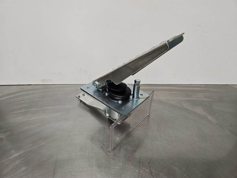 Terex TL/SKL/SKS-5692657905-Gas pedal - Cabina e interior para Maquinaria de construcción: foto 5 Terex TL/SKL/SKS-5692657905-Gas pedal - Cabina e interior para Maquinaria de construcción: foto 5