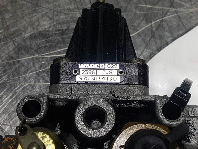 Werklust WG18 - Wabco 9753034430 - Pressure controller - Piezas de freno para Maquinaria de construcción: foto 3 Werklust WG18 - Wabco 9753034430 - Pressure controller - Piezas de freno para Maquinaria de construcción: foto 3