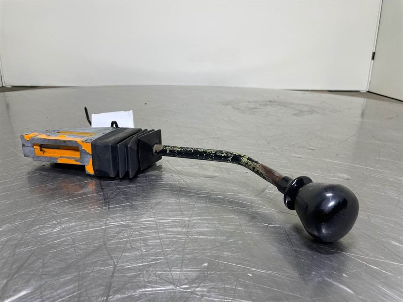 Zettelmeyer ZL801 - Levers/Hebels/Hendels - Cabina e interior para Maquinaria de construcción: foto 1 Zettelmeyer ZL801 - Levers/Hebels/Hendels - Cabina e interior para Maquinaria de construcción: foto 1