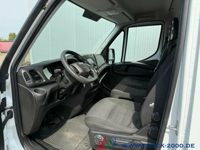 Iveco Daily Maxi 35S14 Hoch & Lang A.3 Sitze TÜV 08/26 - Furgón: foto 5 Iveco Daily Maxi 35S14 Hoch & Lang A.3 Sitze TÜV 08/26 - Furgón: foto 5