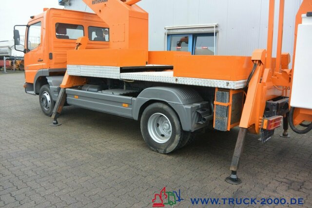 Mercedes-Benz Atego 815 Ruthmann T170 17m seitl. Auslage 12m - Camión con plataforma elevadora: foto 5 Mercedes-Benz Atego 815 Ruthmann T170 17m seitl. Auslage 12m - Camión con plataforma elevadora: foto 5