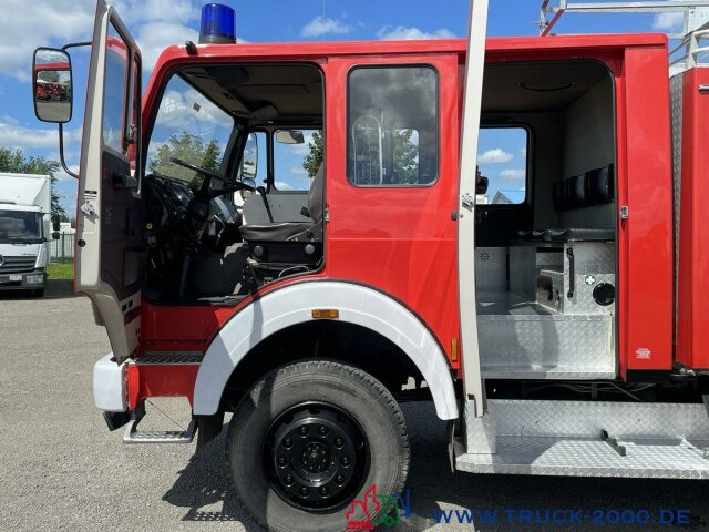 Mercedes-Benz LK 1222 4x4 Ziegler Feuerwehr 1620 L.Tank +Pumpe - Camión caja cerrada: foto 2 Mercedes-Benz LK 1222 4x4 Ziegler Feuerwehr 1620 L.Tank +Pumpe - Camión caja cerrada: foto 2