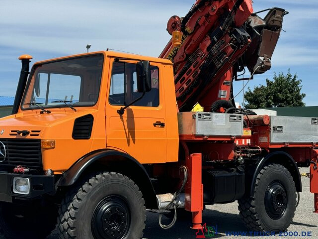 Foto del interior 1: Camión grúa Unimog U1700 Kran PK16000 + Jib Höhe 22,50m + Winde