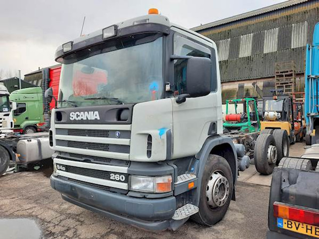 Scania P 94 DB 260 - Camión chasis: foto 1 Scania P 94 DB 260 - Camión chasis: foto 1