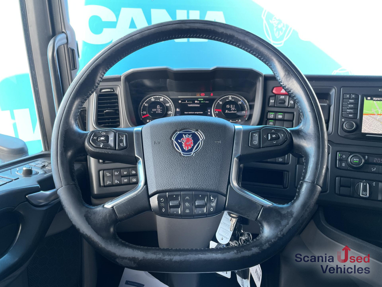 SCANIA R 450 A4x2NB RETARDER FULL AIR DIFF-L ACC 8T - Cabeza tractora: foto 4 SCANIA R 450 A4x2NB RETARDER FULL AIR DIFF-L ACC 8T - Cabeza tractora: foto 4