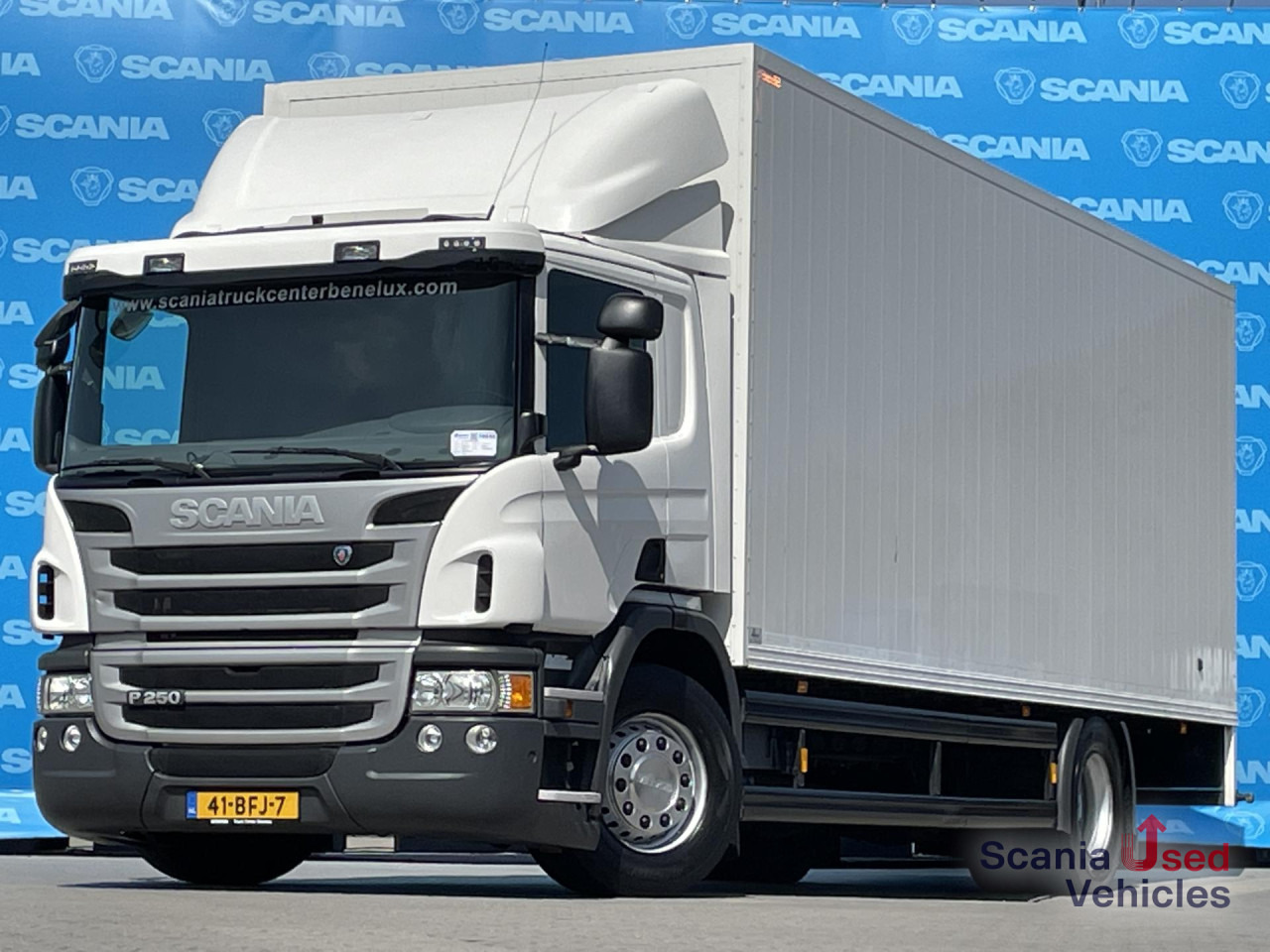 SCANIA P 250 DB4x2MNB SIDE DOORS FULL AIR 250X246X250CM - Camión caja cerrada: foto 1 SCANIA P 250 DB4x2MNB SIDE DOORS FULL AIR 250X246X250CM - Camión caja cerrada: foto 1