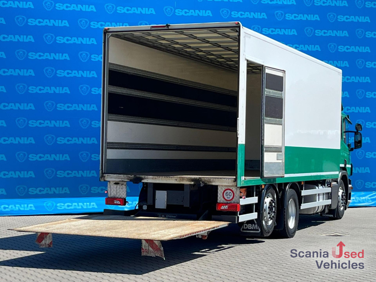 SCANIA P 320 DB6x2*4MNB RETARDER FULL AIR 8T TAIL LIFT 2T - Camión chasis: foto 2 SCANIA P 320 DB6x2*4MNB RETARDER FULL AIR 8T TAIL LIFT 2T - Camión chasis: foto 2
