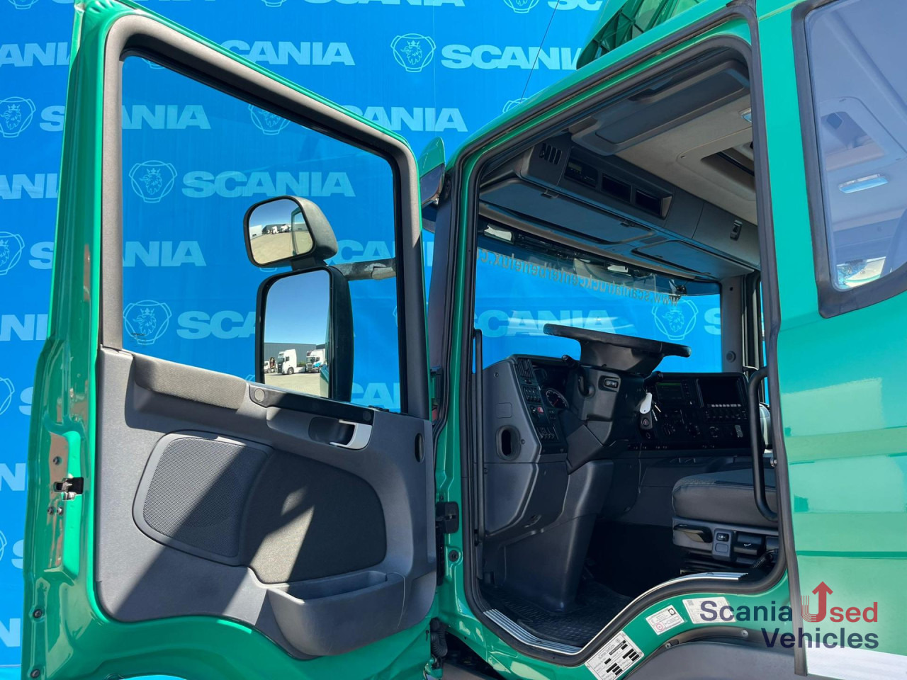 SCANIA P 320 DB6x2*4MNB RETARDER FULL AIR 8T TAIL LIFT 2T - Camión chasis: foto 3 SCANIA P 320 DB6x2*4MNB RETARDER FULL AIR 8T TAIL LIFT 2T - Camión chasis: foto 3