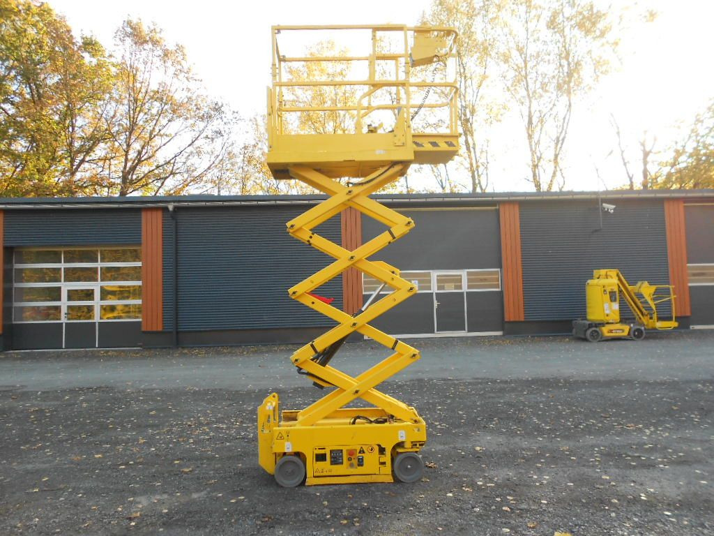 Genie GS 1330, Leichtscherenarbeitsbühne Genie 5,9 m - Camión con plataforma elevadora: foto 1 Genie GS 1330, Leichtscherenarbeitsbühne Genie 5,9 m - Camión con plataforma elevadora: foto 1