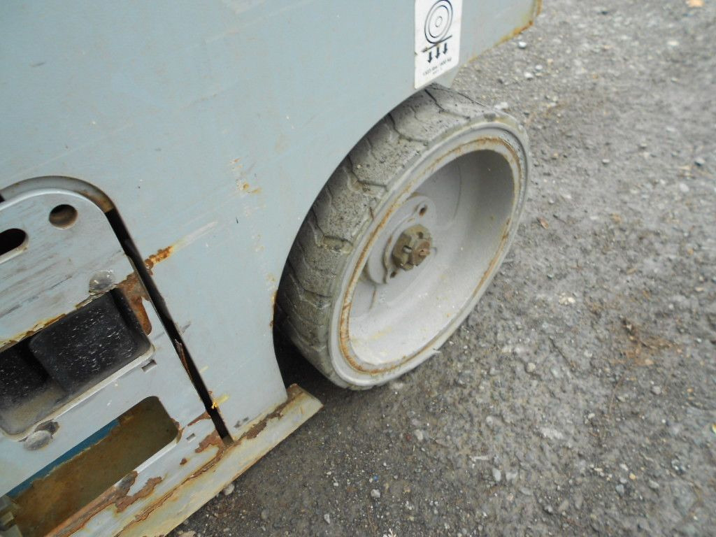 Camión con plataforma elevadora Genie GS 1932, Batterien 2024, Scherenbühne Genie 8 m: foto 10