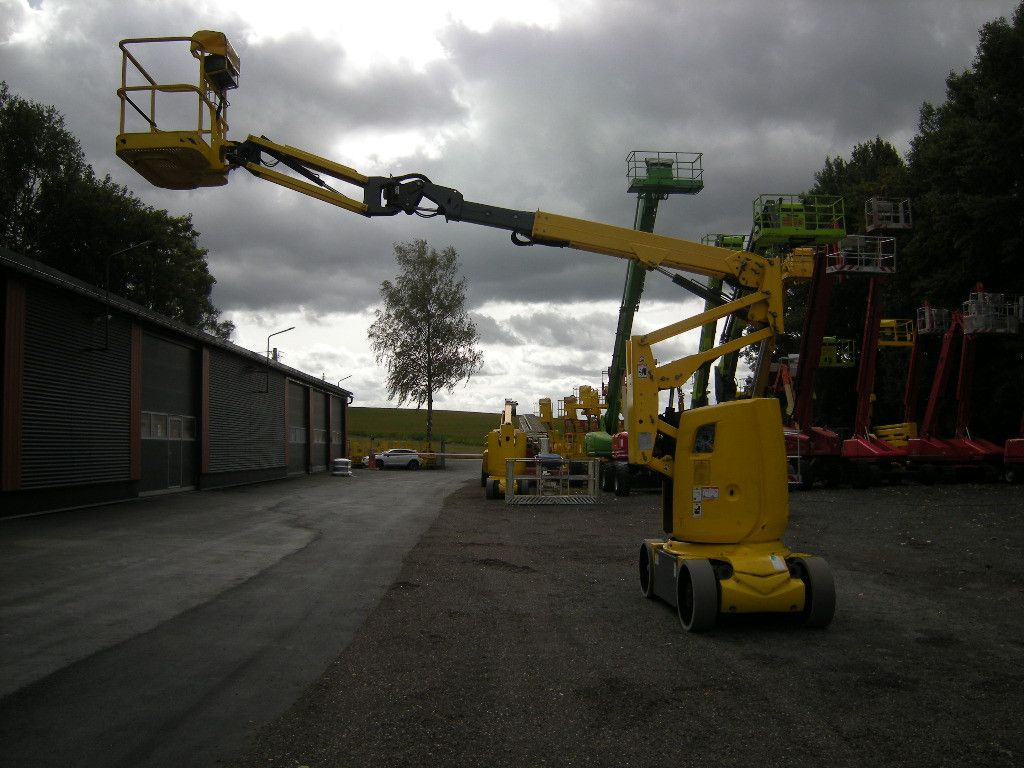 Haulotte HA12CJ+ , AH 12m, Korbarm drehbar - Camión con plataforma elevadora: foto 3 Haulotte HA12CJ+ , AH 12m, Korbarm drehbar - Camión con plataforma elevadora: foto 3